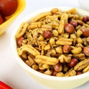 Palak Mixture Namkeen (पालक मिक्स नमकीन) 200g
